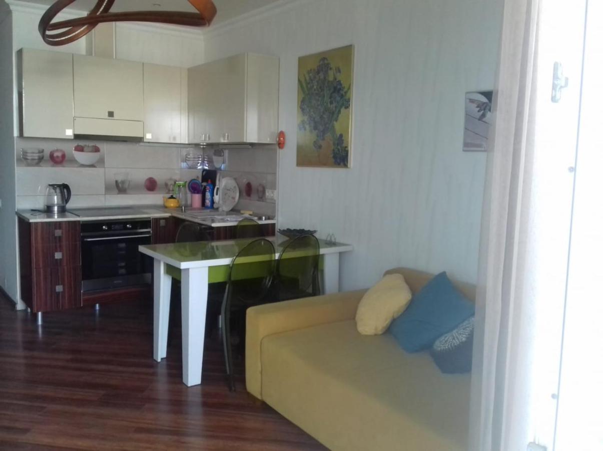 Apartment On Kobaladze Str 2 Batumi Exterior photo